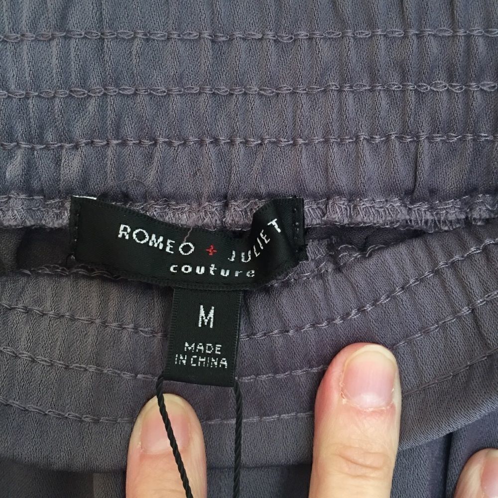Romeo & Juliet Couture charcoal Grey pants new - Picture 4 of 5